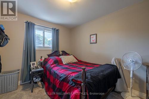 335 Admiral Drive, London, ON - Indoor Photo Showing Bedroom