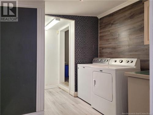 563 Rue Principale, Pointe-Verte, NB - Indoor Photo Showing Laundry Room