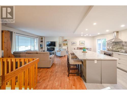 11821 Read Crescent, Summerland, BC - Indoor Photo Showing Kitchen