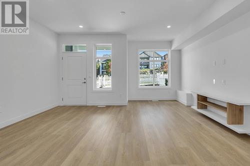 Open concept living area - 5300 Main Street Unit# 120, Kelowna, BC - Indoor Photo Showing Other Room