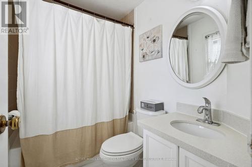 20 Scarfair Pathway, Toronto, ON - Indoor Photo Showing Bathroom