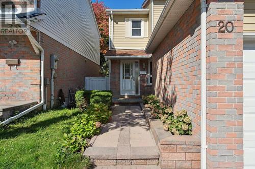 20 Scarfair Pathway, Toronto, ON - Outdoor