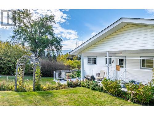 322 6Th Avenue, Creston, BC - Outdoor