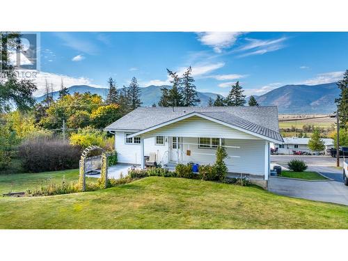 322 6Th Avenue, Creston, BC - Outdoor