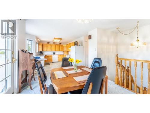 322 6Th Avenue, Creston, BC - Indoor Photo Showing Dining Room