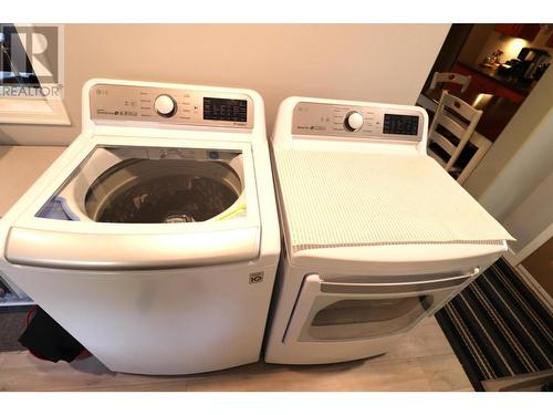 1834 Wilmes  Lane, Trail, BC - Indoor Photo Showing Laundry Room