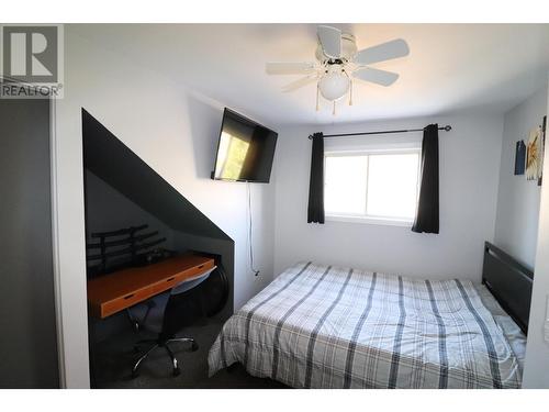 1834 Wilmes  Lane, Trail, BC - Indoor Photo Showing Bedroom