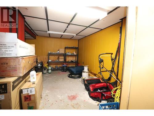 1834 Wilmes  Lane, Trail, BC - Indoor Photo Showing Garage