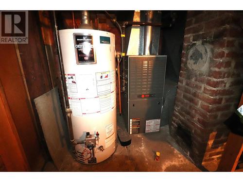 1834 Wilmes  Lane, Trail, BC - Indoor Photo Showing Basement