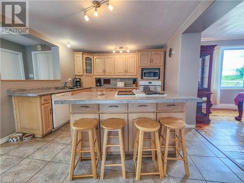 1076 Bruce Road 15, Brockton, ON - Indoor Photo Showing Kitchen