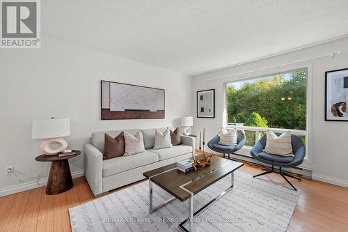 26864 Park Road, Georgina, ON - Indoor Photo Showing Living Room