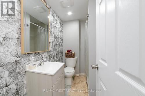 324 Equestrian Bsmt Way, Cambridge, ON - Indoor Photo Showing Bathroom