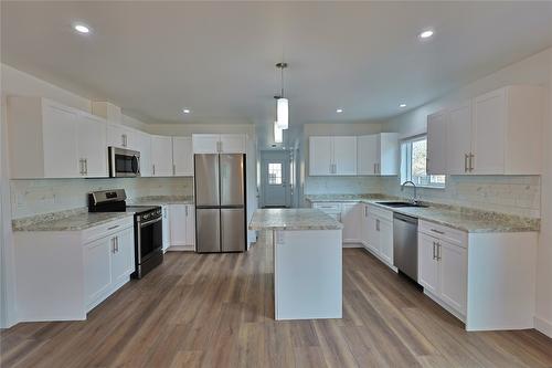 491 Auburn Crescent, Princeton, BC - Indoor Photo Showing Kitchen With Upgraded Kitchen