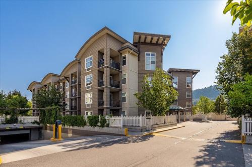 201-533 Yates Road, Kelowna, BC - Outdoor With Facade