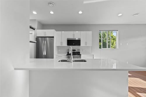 4077 28 Street, Vernon, BC - Indoor Photo Showing Kitchen With Stainless Steel Kitchen