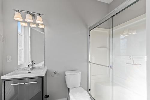 4077 28 Street, Vernon, BC - Indoor Photo Showing Bathroom