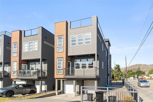 4077 28 Street, Vernon, BC - Outdoor With Balcony