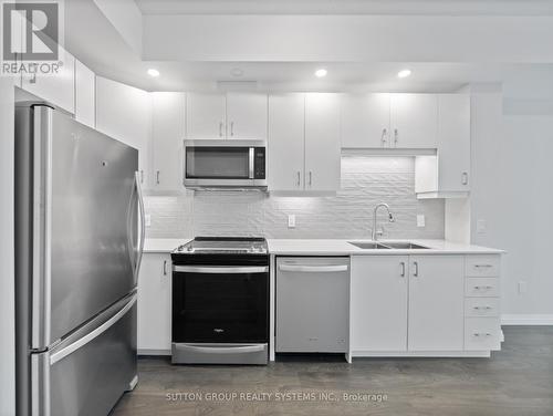 404 - 108 Garment Street, Kitchener, ON - Indoor Photo Showing Kitchen With Upgraded Kitchen