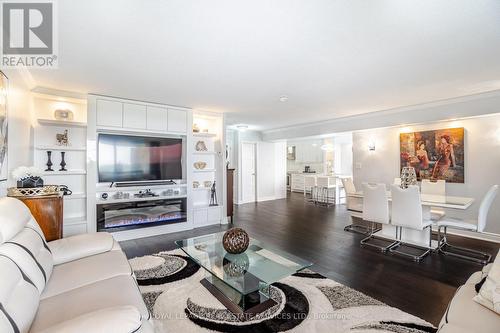 5233 Palmer Avenue, Niagara Falls, ON - Indoor Photo Showing Living Room