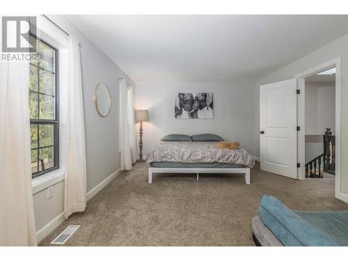 1961 18 Avenue Se, Salmon Arm, BC - Indoor Photo Showing Bedroom