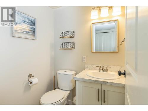 1961 18 Avenue Se, Salmon Arm, BC - Indoor Photo Showing Bathroom