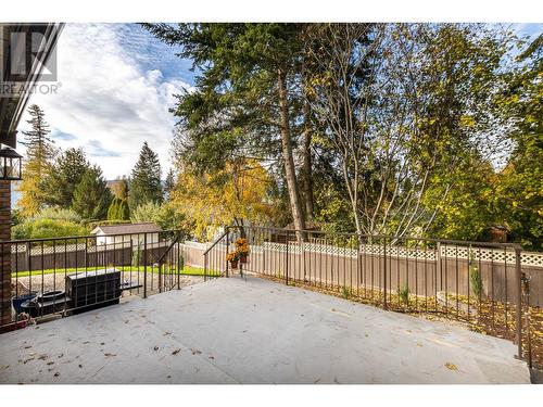 1961 18 Avenue Se, Salmon Arm, BC - Outdoor