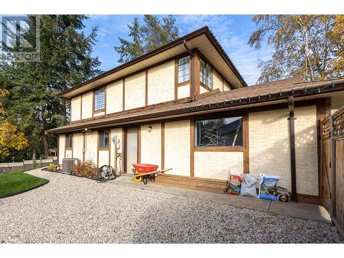 1961 18 Avenue Se, Salmon Arm, BC - Outdoor With Exterior