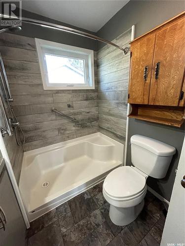 401 2Nd Avenue N, Rose Valley, SK - Indoor Photo Showing Bathroom