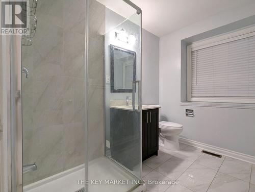 5479 Cosmic Crescent, Mississauga, ON - Indoor Photo Showing Bathroom