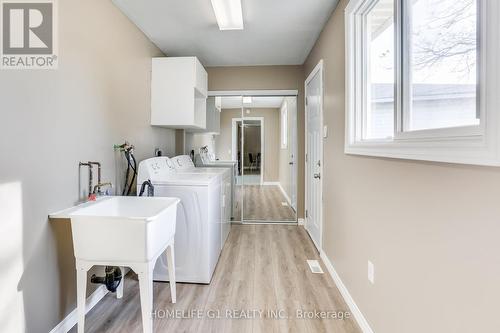 136 Sundridge Crescent, London, ON - Indoor Photo Showing Laundry Room