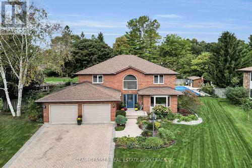 33 Hillcrest Court, Middlesex Centre (Delaware Town), ON - Outdoor With Facade