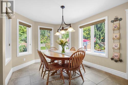 33 Hillcrest Court, Middlesex Centre (Delaware Town), ON - Indoor Photo Showing Dining Room