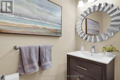 33 Hillcrest Court, Middlesex Centre (Delaware Town), ON - Indoor Photo Showing Bathroom