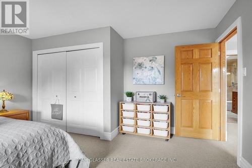 33 Hillcrest Court, Middlesex Centre (Delaware Town), ON - Indoor Photo Showing Bedroom