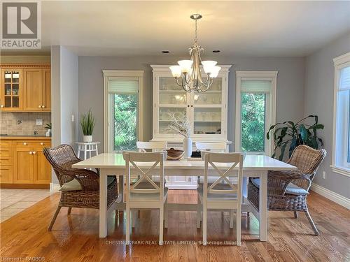 111 Sunset Boulevard, Georgian Bluffs, ON - Indoor Photo Showing Dining Room