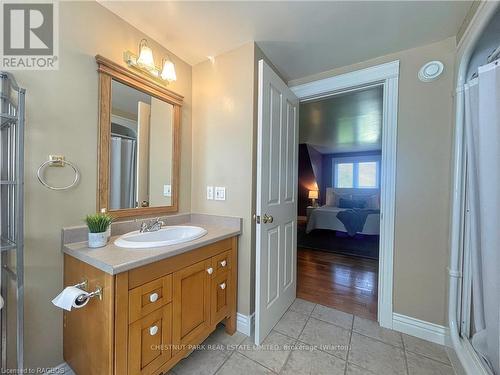 111 Sunset Boulevard, Georgian Bluffs, ON - Indoor Photo Showing Bathroom