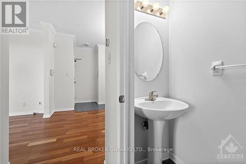 8 - 190 Rustic Hills Crescent, Ottawa, ON - Indoor Photo Showing Bathroom