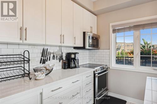 102 Ferris Square, Clarington, ON - Indoor Photo Showing Kitchen With Upgraded Kitchen