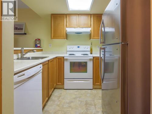 3140 Wilson Street Unit# 412, Penticton, BC - Indoor Photo Showing Kitchen