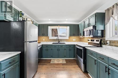 11366 Highway 3, Wainfleet, ON - Indoor Photo Showing Kitchen With Double Sink