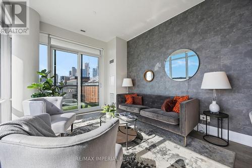 1233 - 15 Merchants' Wharf Road, Toronto, ON - Indoor Photo Showing Living Room