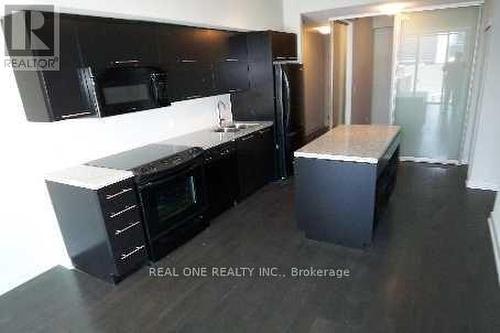 301 - 21 Nelson Street, Toronto, ON - Indoor Photo Showing Kitchen