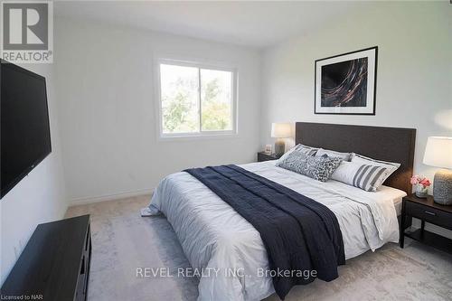 87 Caroline Street, Welland, ON - Indoor Photo Showing Bedroom