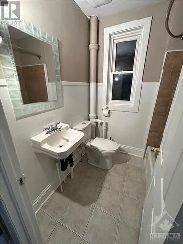 684 Bronson Avenue, Ottawa, ON - Indoor Photo Showing Bathroom