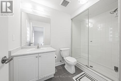 49 Richard William Drive, Haldimand, ON - Indoor Photo Showing Bathroom