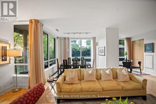 104 - 20 Scrivener Square, Toronto, ON - Indoor Photo Showing Living Room