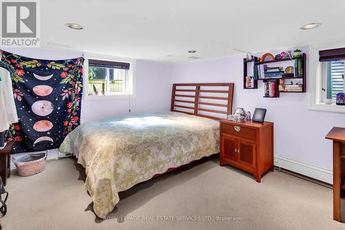 29 Connaught Avenue, Aurora, ON - Indoor Photo Showing Bedroom