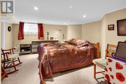 29 Connaught Avenue, Aurora, ON - Indoor Photo Showing Bedroom