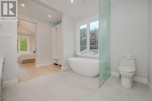 2275 Courtland Drive, Burlington, ON - Indoor Photo Showing Bathroom