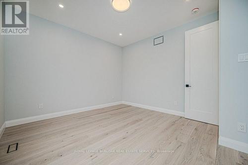 2275 Courtland Drive, Burlington, ON - Indoor Photo Showing Other Room